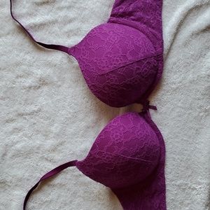 Victoria's Secret Push-up Plunge Bra in Purple lace in Size 34C